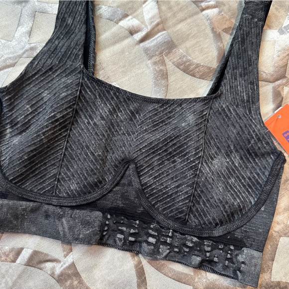 UO Black Seamless Rib Acid Wash Square Neck Lounge Bra Size Small - Picture 8 of 10